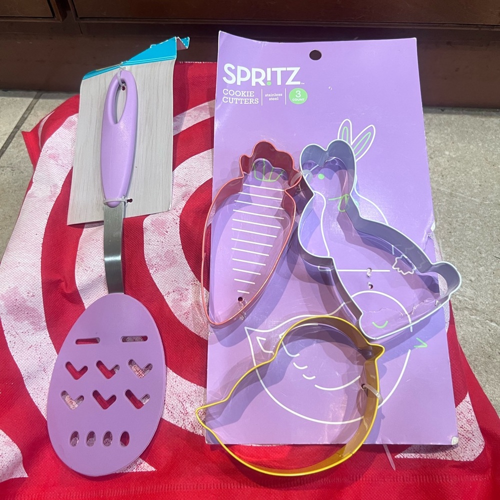 Spritz 3 Count Cookie Cutter & Spatula